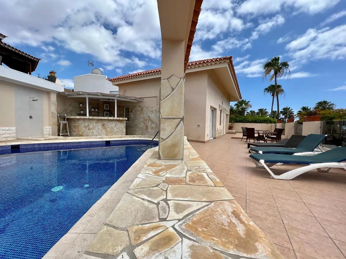 אדחה Villa Eden By Altamarhomes