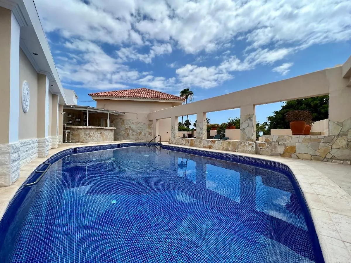 Villa Eden By Altamarhomes アデヘ